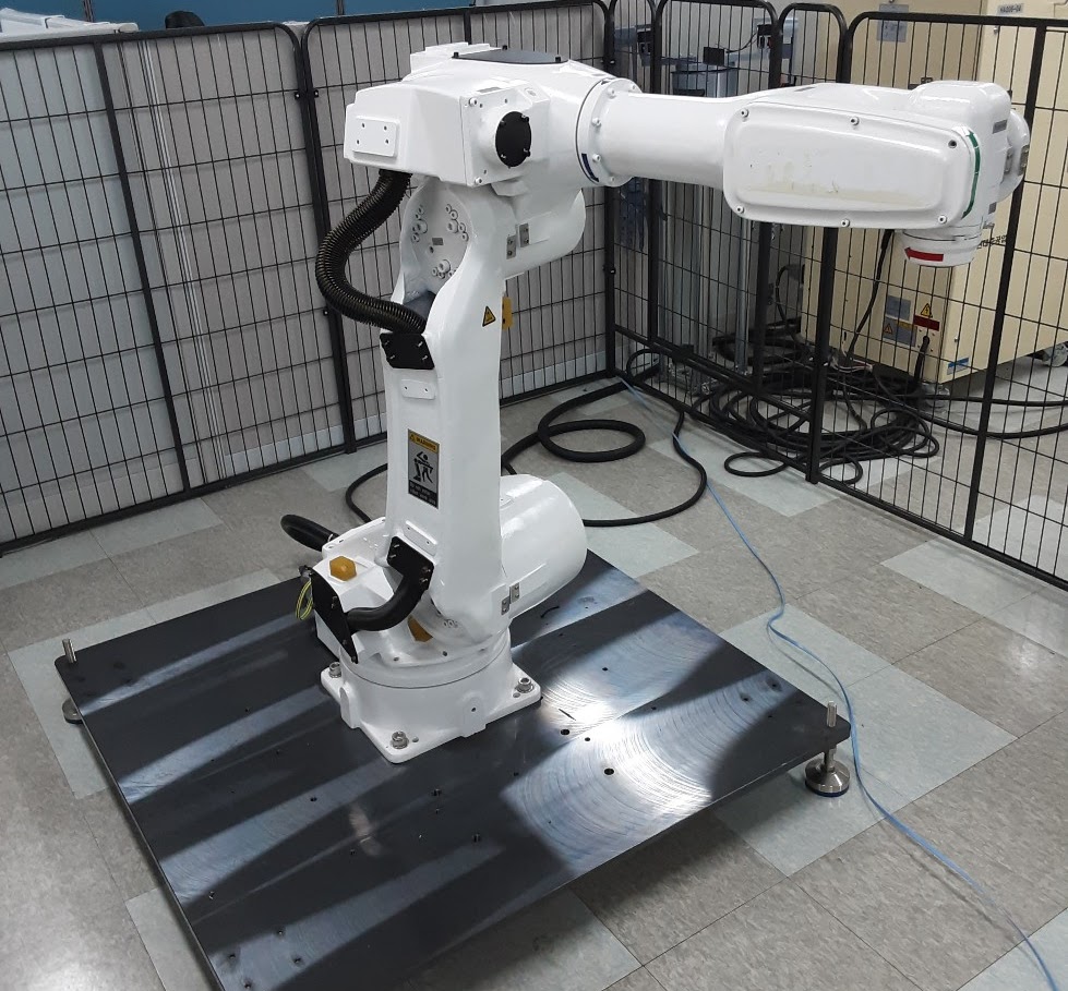 HYUNDAI Industrial Robot